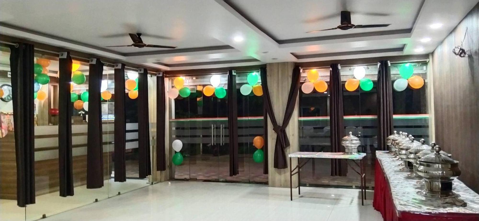 Hotel R K Palace โบปาล ภายนอก รูปภาพ